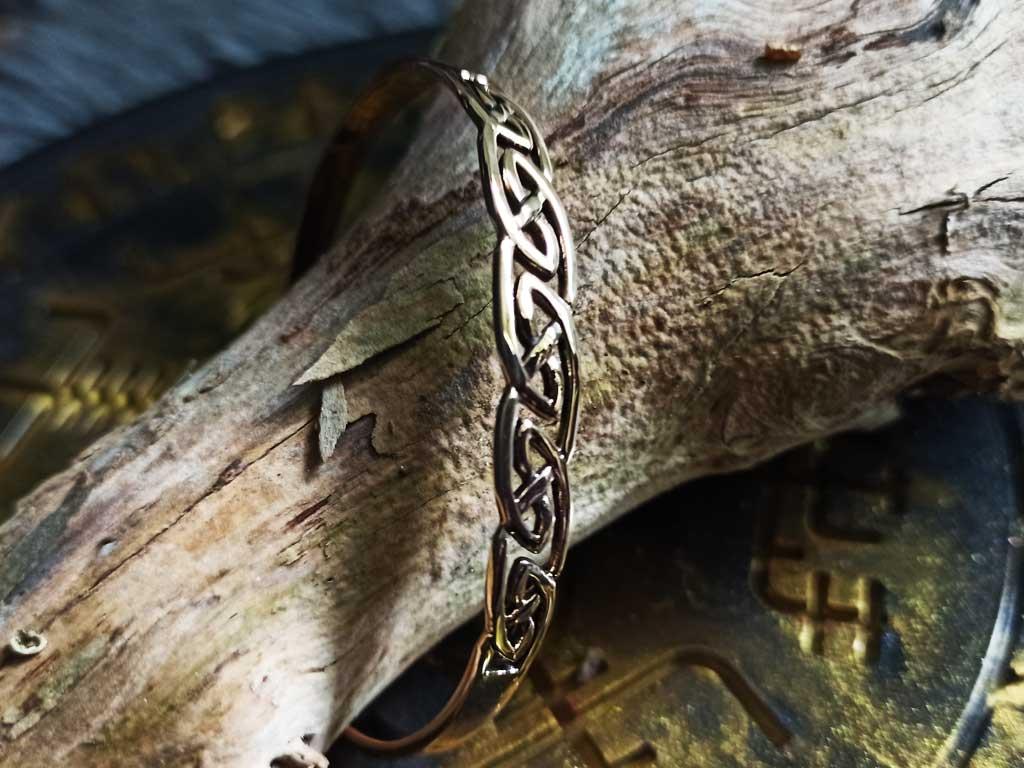 Slim Celtic ladies bangle