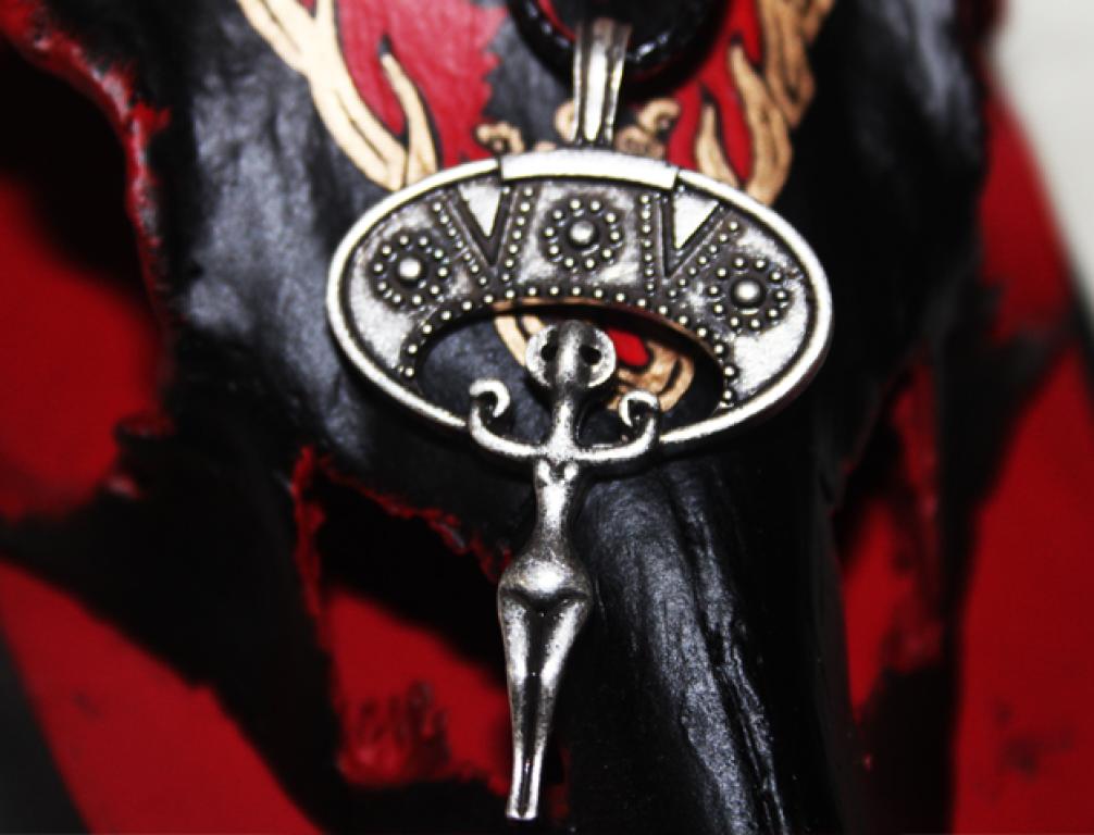 Lunula mit Mutter Erde