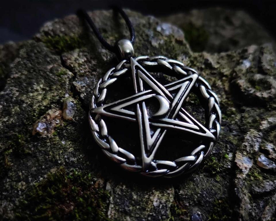 Pentagramm mit Mond