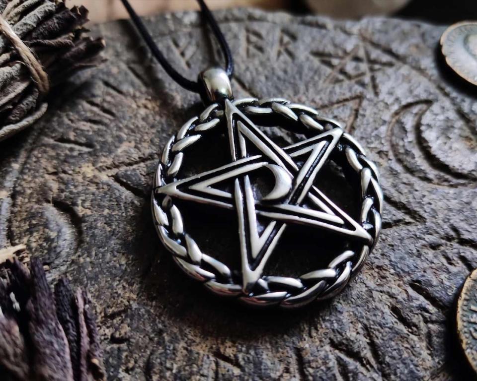 Pentagramm mit Mond