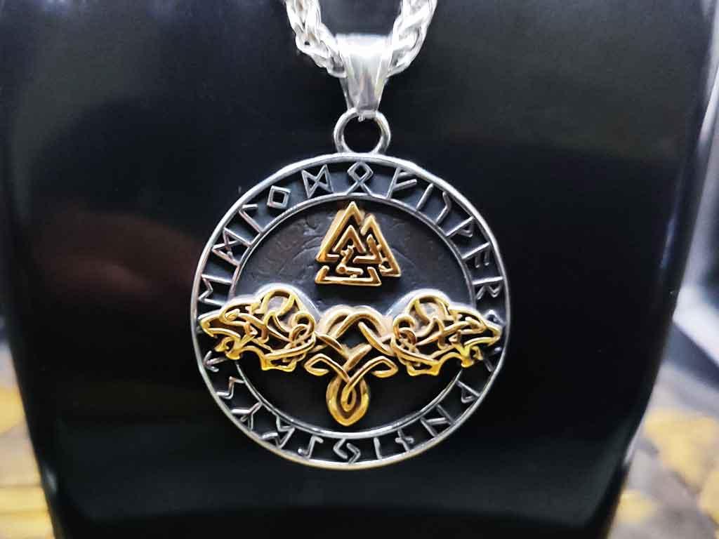 Geri and Freki in the rune circle