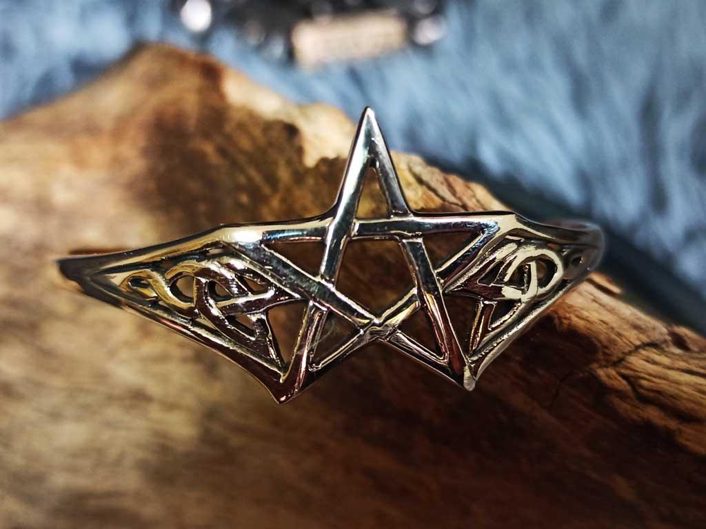 Women's pentagram bangle