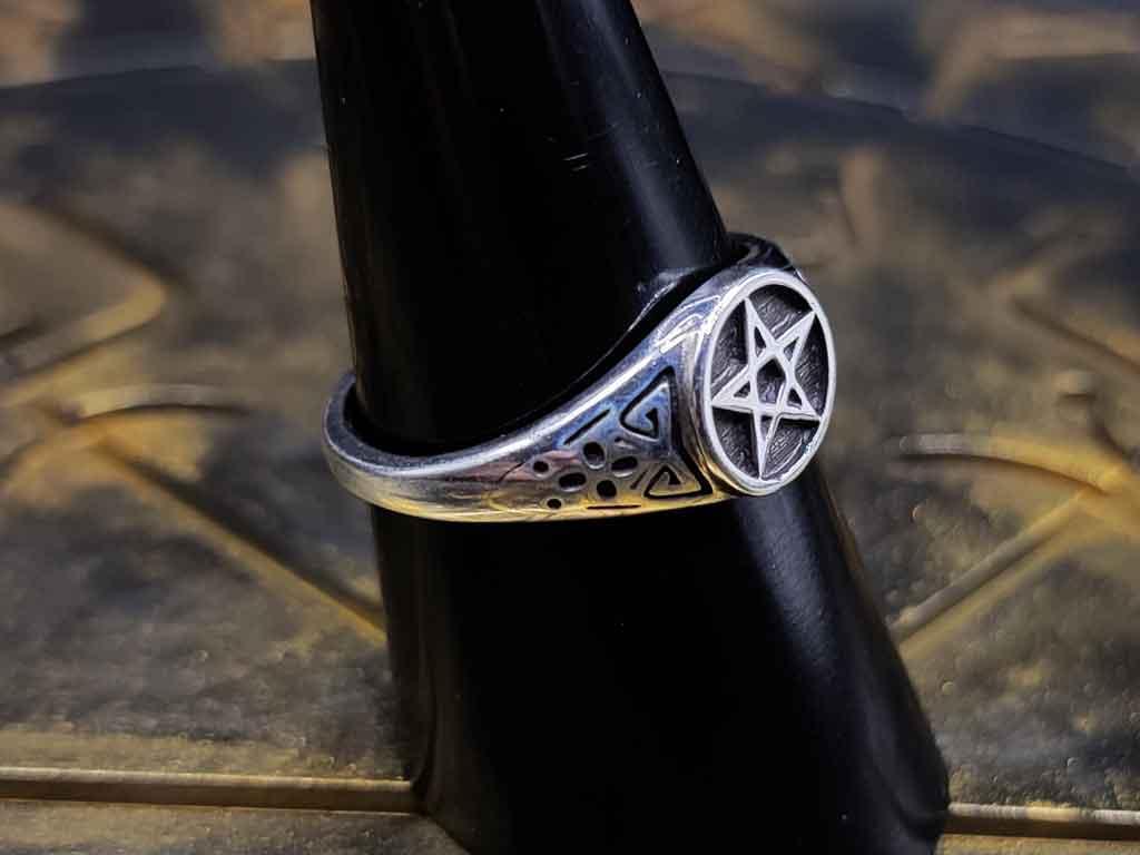 Magischer Silberring Pentagramm