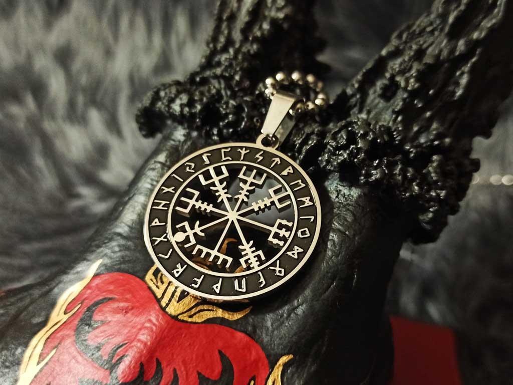 Stainless steel Vegvisir