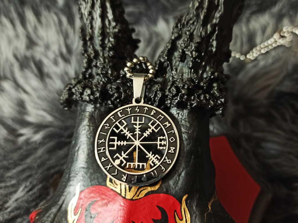 Stainless steel Vegvisir