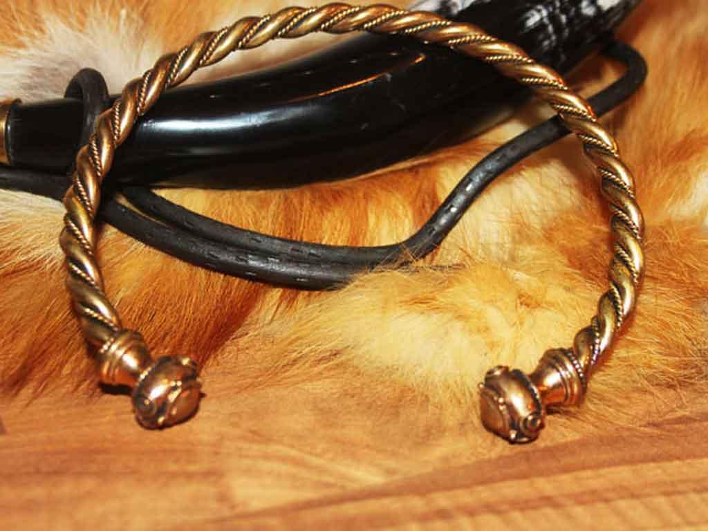 Keltischer massiver Frauen Torque