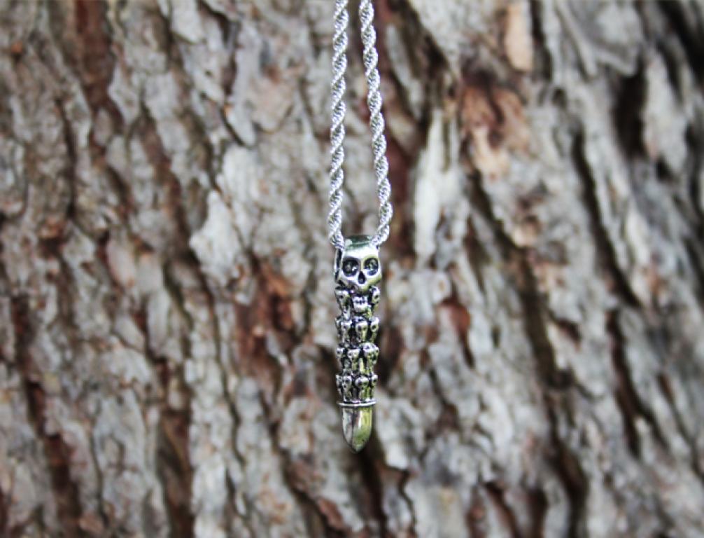 Anhänger " Totenkopfpatrone "