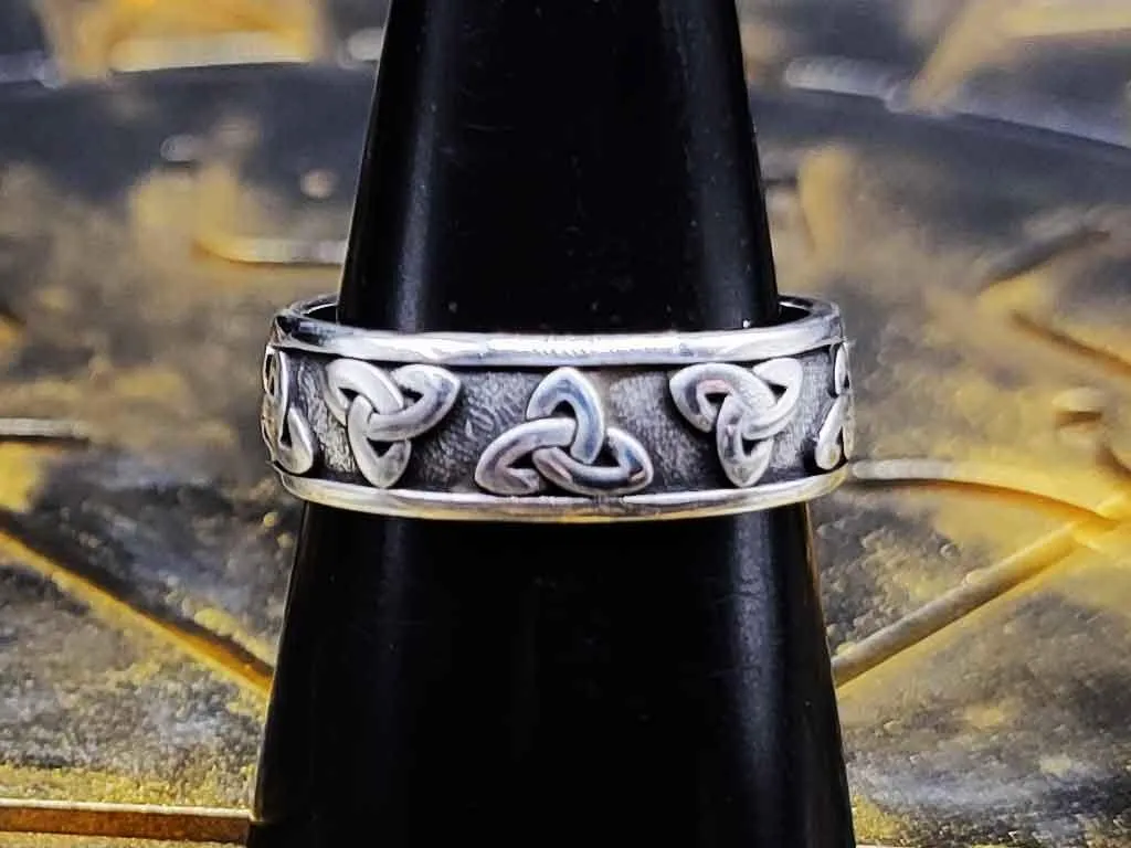 Triquetra Silberring