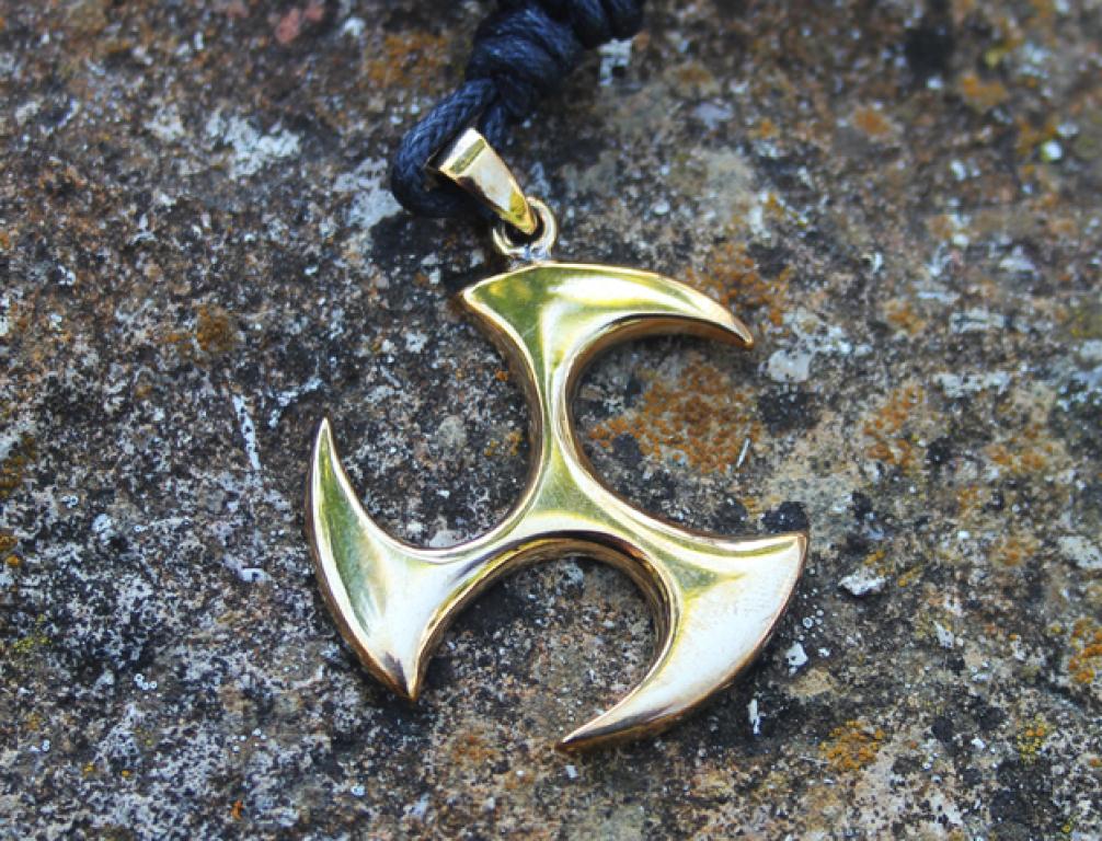 Triskelion in Bronze