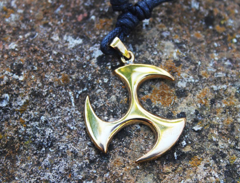 Triskelion in Bronze