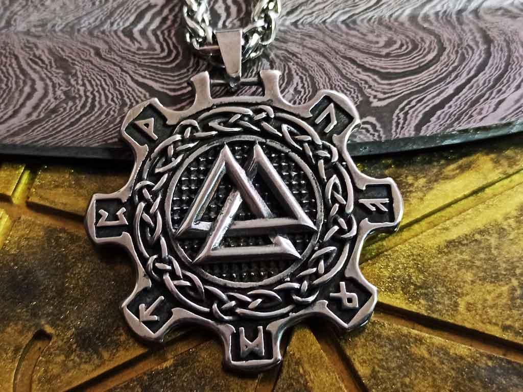Wotan's symbol Valknut