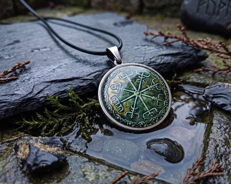 vegvisir-amulet Galdrastafir