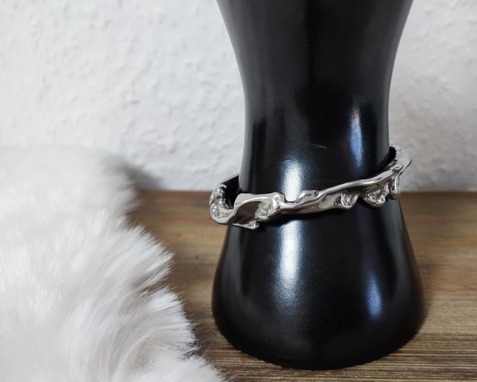 Wave-shaped stainless steel bangle