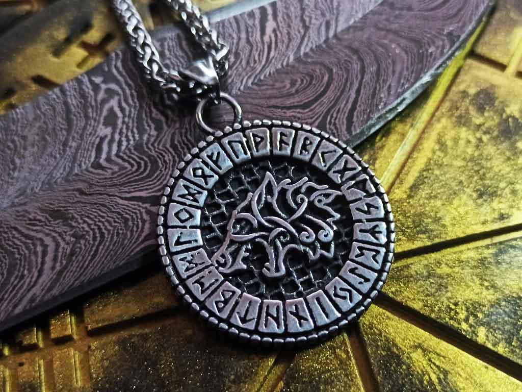 Rune circle with wolf head