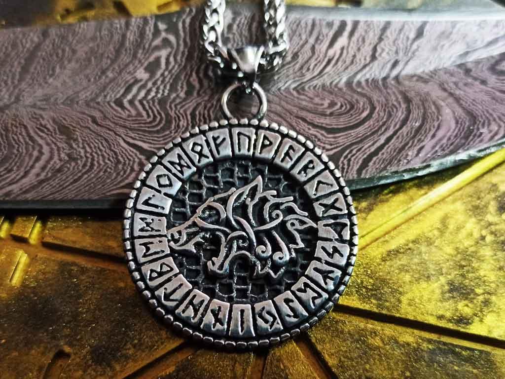 Rune circle with wolf head