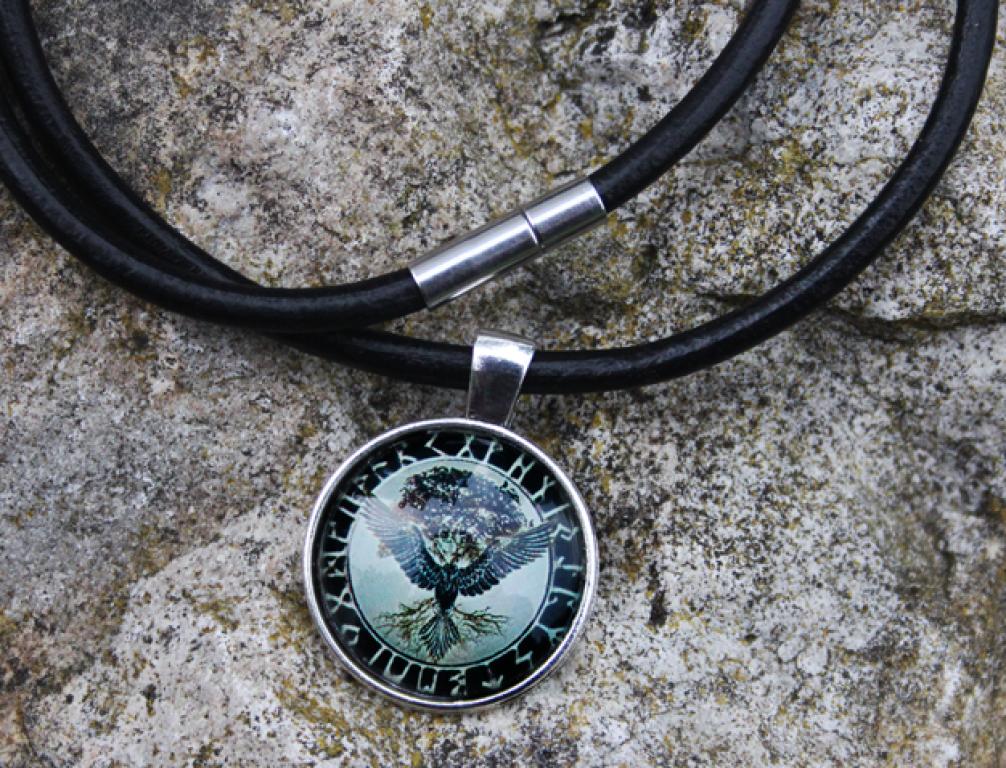 Amulet Yggdrasil with raven