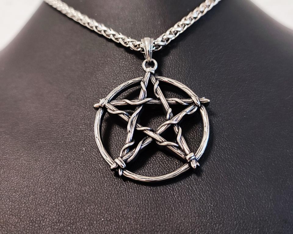 Stainless Steel Pentagram Pendant – Magical Protection Jewelry