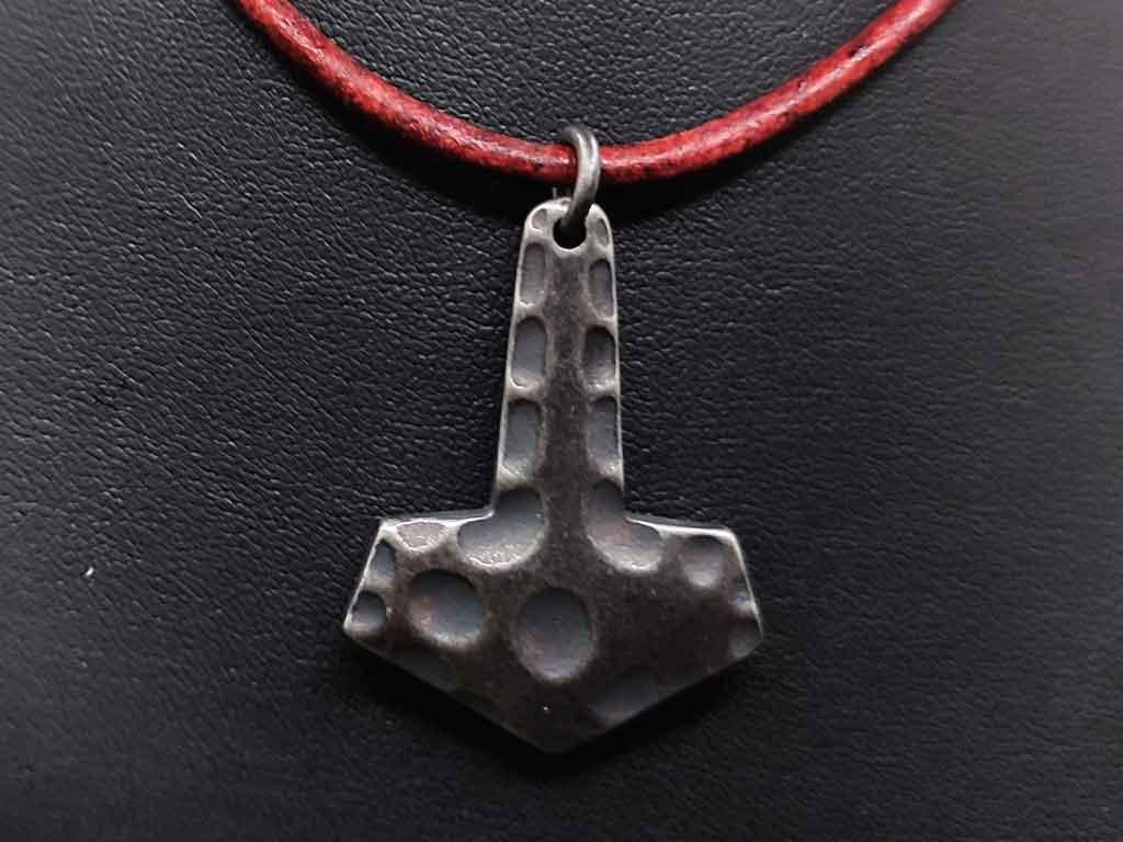 Grauer Thorhammer Mjölnir Anhänger