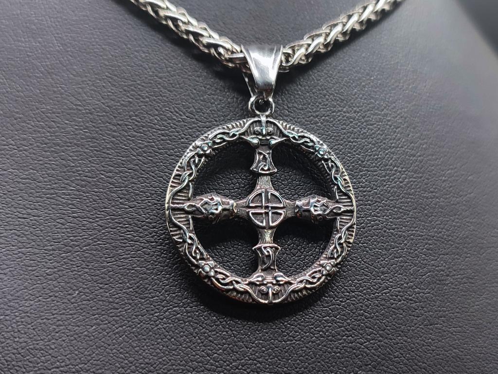 Keltenkreuz Amulett mit vier Händen