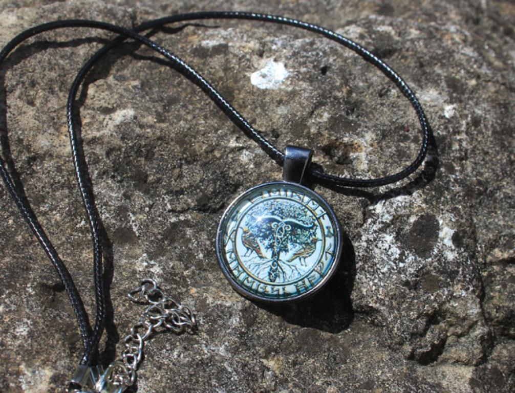 Irminsul Weltenbaum, Hugin und Munin Amulett