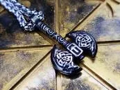 Keltische Axt mit Tiwaz Rune