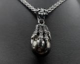 Drachenklaue mit Kugel