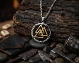 Goldener Valknut im Weltenschlangen-Ring