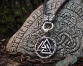 Wolf leather chain Valknut