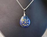 Galdrastafir Vegvisir on lapis lazuli