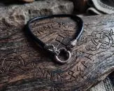 Black Solid Leather Necklace with Wolf Heads – Bold & Refined Viking Style