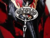 Lunula mit Mutter Erde