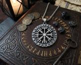 Runen Vegvisir