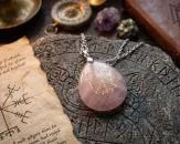 Rose Quartz - Vegvisir pendant