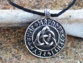 Triqueta im Runenkreis