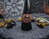 Bronze Ring Thorhammer im Runenkreis
