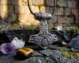 Thorhammer mit Odins Wölfen