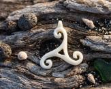 Triskele aus Wasserbüffel Knochen